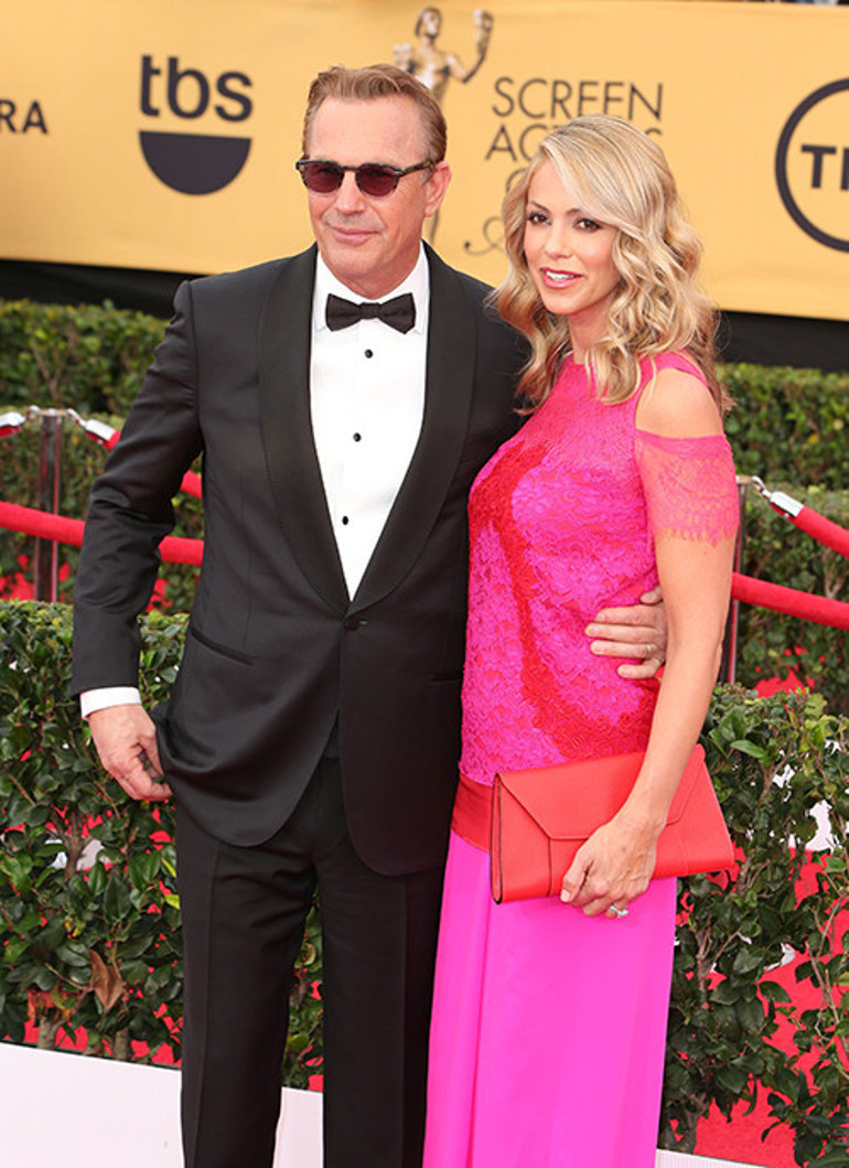 Ünlü oyuncunun evinde tencere- tava kavgası var: Eski eşinin arkadaşıyla tatilde