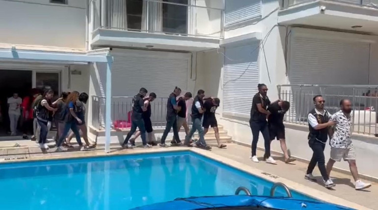 100 milyon liralık vize dolandırıcılığında 25 kişi tutuklandı... Depremzedeleri de tuzağa düşürmüşler