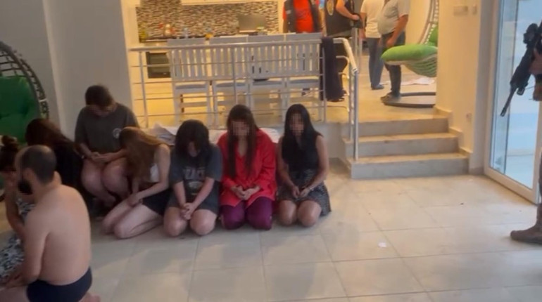 100 milyon liralık vize dolandırıcılığında 25 kişi tutuklandı... Depremzedeleri de tuzağa düşürmüşler