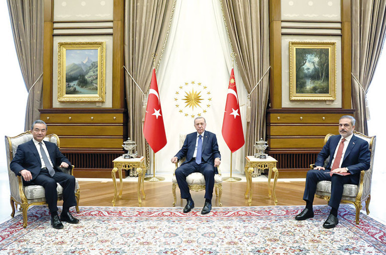 Çinli yeni bakanın ilk durağı Türkiye