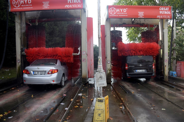 İstanbul’a çamur yağdı Oto yıkamacılara akın ettiler