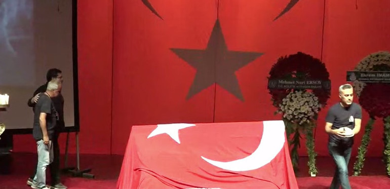 Yardım edin diye yalvardım hiçbir ünlü geri dönmedi Yılmaz Gruda son yolculuğuna uğurlandı...