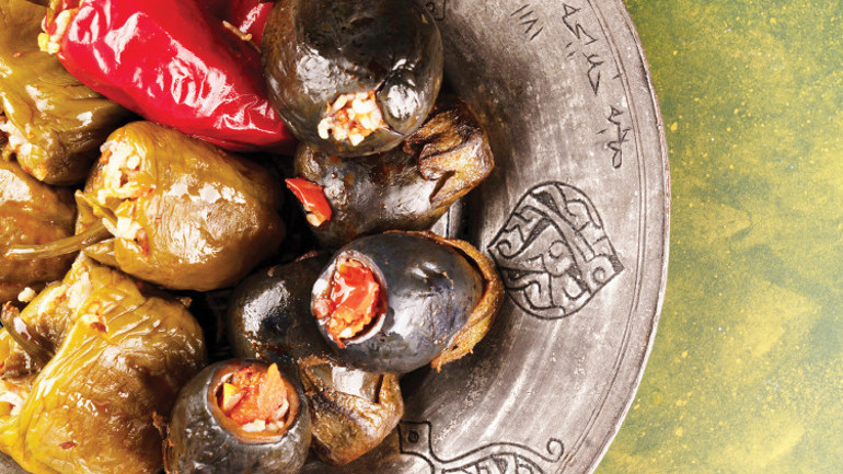 Antep fıstıklısı, firiklisi, etlisi...  Dolmalar sofralarımızın gözdesi