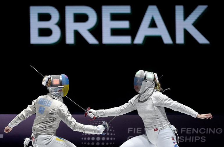 Ukraynalı sporcu Olga Kharlan, Rus rakibinin elini sıkmadığı için diskalifiye edildi