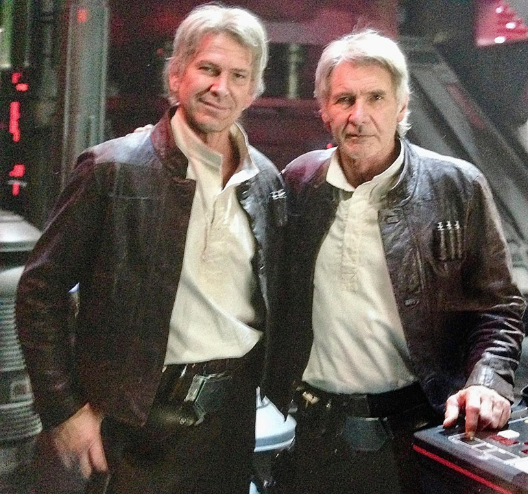 Herkes korkuyla izledi… Yıldız oyuncuya ikizi kadar benzeyen adam bir anda kendini yaktı