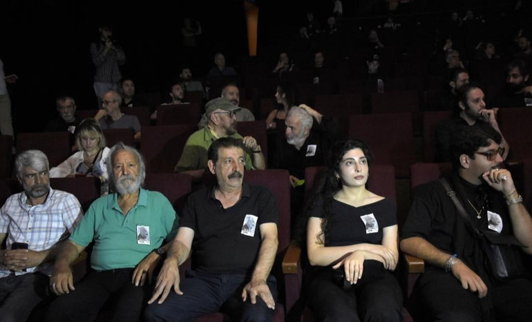 Senarist Safa Önal son yolculuğuna uğurlandı