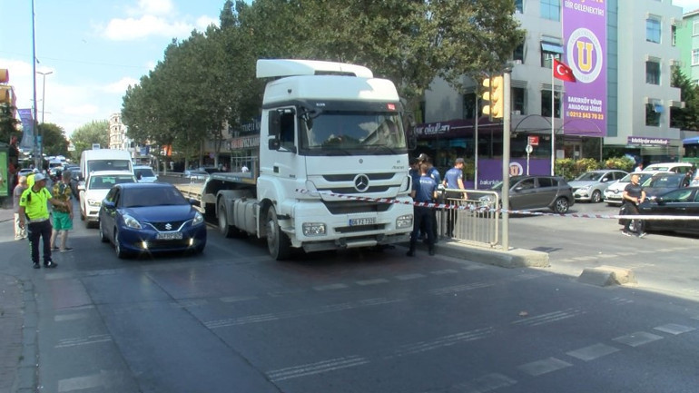 TIRın altında kalan 83 yaşındaki engelli hayatını kaybetti