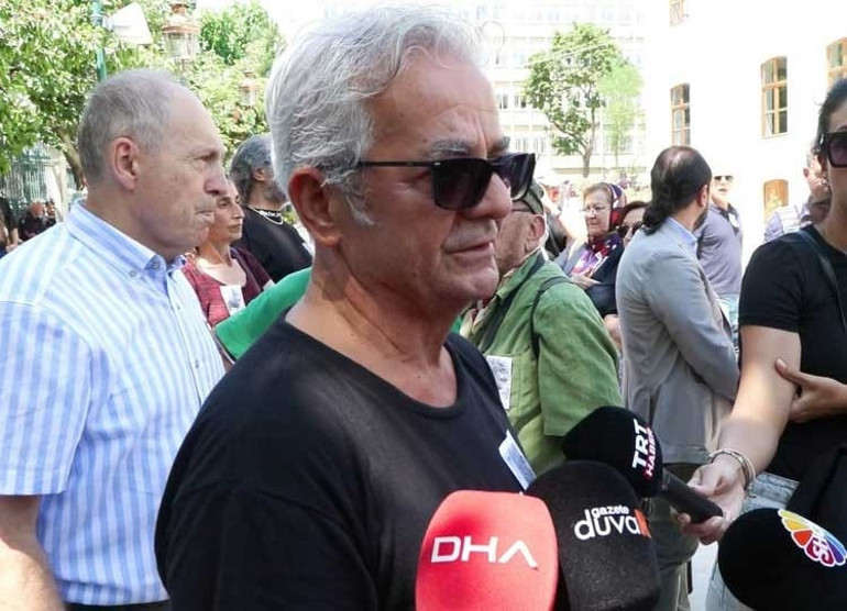 Senarist Safa Önal son yolculuğuna uğurlandı