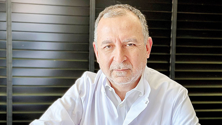 15 adet ‘Air Tractor’ orman yangınlarını önlemek için gece gündüz mücadele ediyor: Arılar vızır vızır çalışıyor