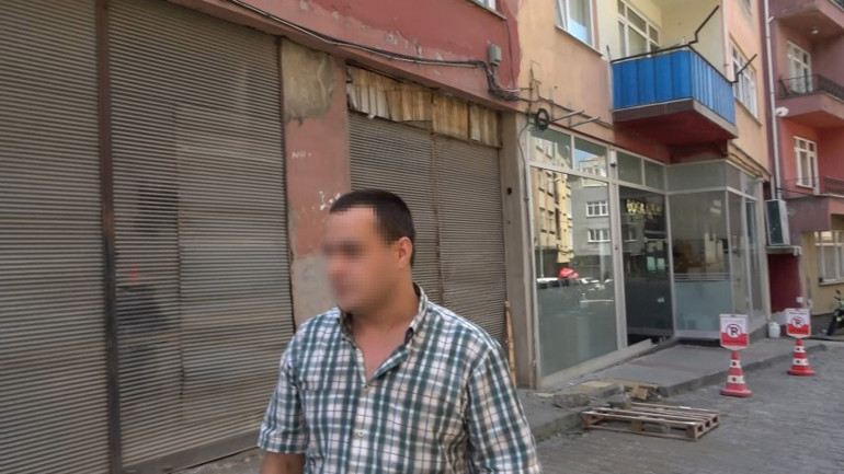 Yavru kedileri ezerek öldürdü, röportaj sırasında olay yerine geldi