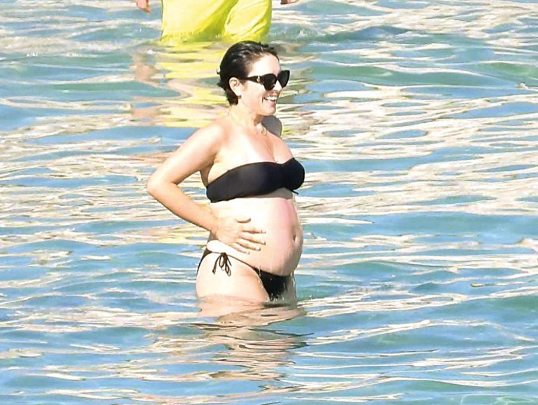 Bebek göründü... Ezgi Mola doğum için gün sayıyor