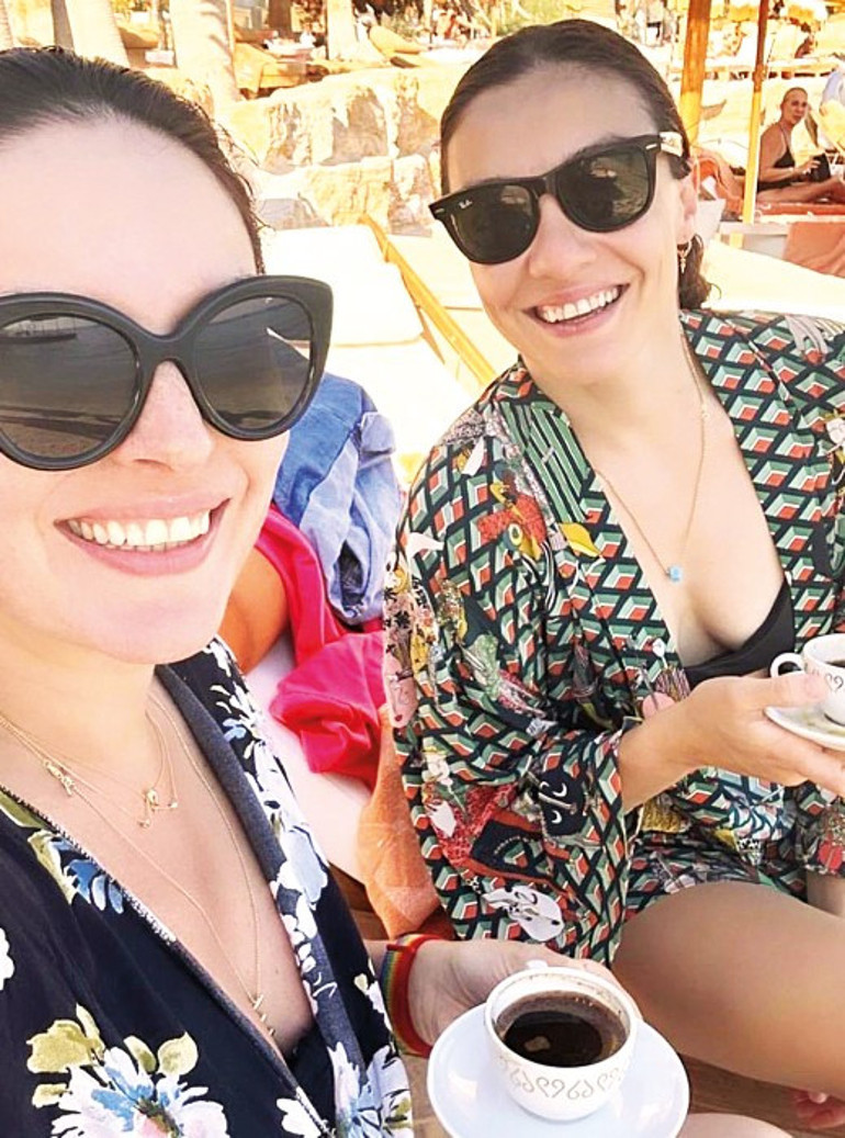 Bebek göründü... Ezgi Mola doğum için gün sayıyor