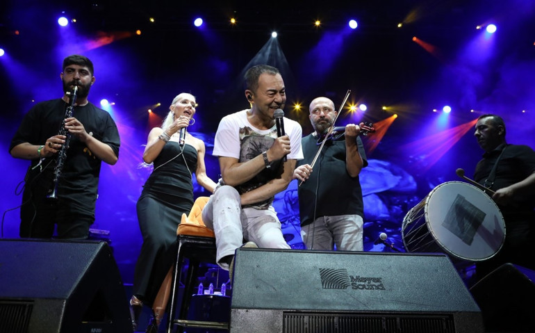 Kuruçeşme Açıkhavada 7. kez Serdar Ortaç coşkusu