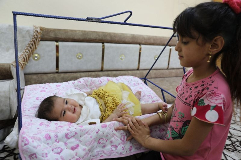 Depremin acı yüzünün sembolü olmuştu... Enkazda dünyaya gelen mucize bebek Afradan yürekleri burkan haber: Yeni evini de kaybedebilir