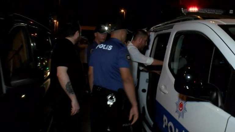 Denetimde alkollü yakalandı, arkadaşları aracın çekilmesini engellemeye çalıştı