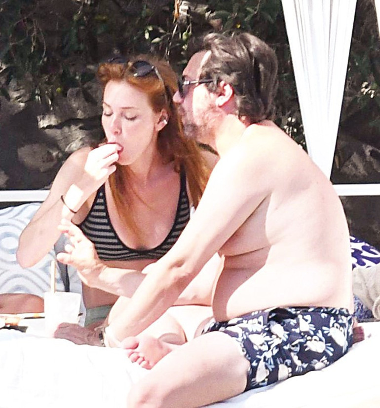 Elçin Sangu ile Yunus Özdikenin loca romantizmi