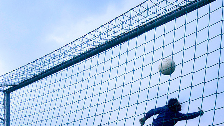 Bu gerçekten oldu mu Tarihin en tuhaf karşılaşması... 149 gol attılar Kazanan takım maç boyunca topa bir kez dokundu