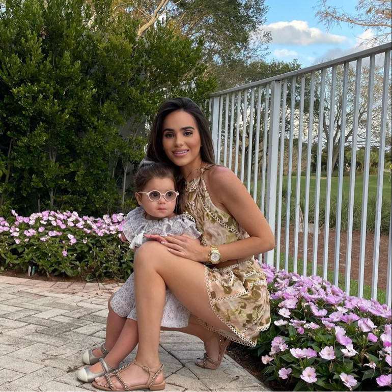 Ünlü estetik cerrah eşinden boşanıyor… Dillere düşen suçlama: Karısına kızdı, hasta çocuğuna bakmayı reddetti