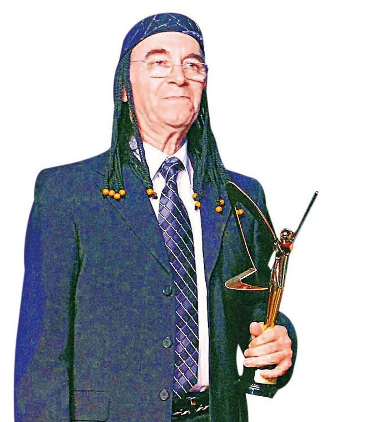 Savaş Özbey yazdı: Erkin Koray ile bahçedeki bankta konuştuk...