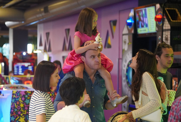 Ya Çok Seversen oyuncularından lunaparkta eğlenceli anlar