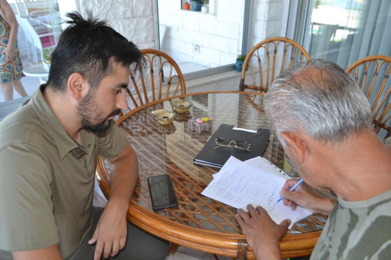 Site bahçesinde yakaladı Çok tehlikeli bir tür: İnsanı öldürebiliyor