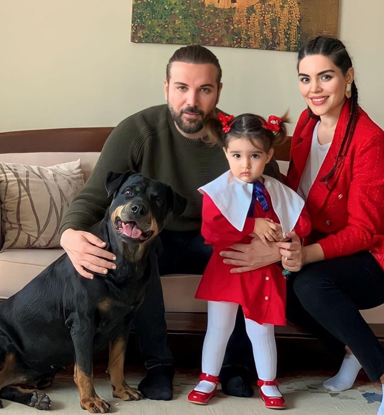 Ünlü oyuncudan  17 günlük oğlu ile ilk poz