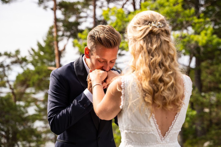 Almanyada evlenip Türkiyeye dönmüştü... Ünlü oyuncu oğlunun mürüvvetini gördü