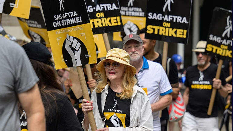 Hollywood grevi yüzünden ertelenen Emmy’lerin yeni tarihi belli oldu