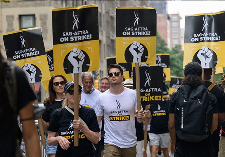 Hollywood grevi yüzünden ertelenen Emmy’lerin yeni tarihi belli oldu