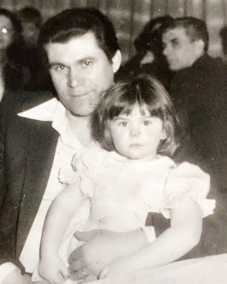 Ünlü şarkıcı paylaştı: Küçükken biz... Ablam, abim ve ben