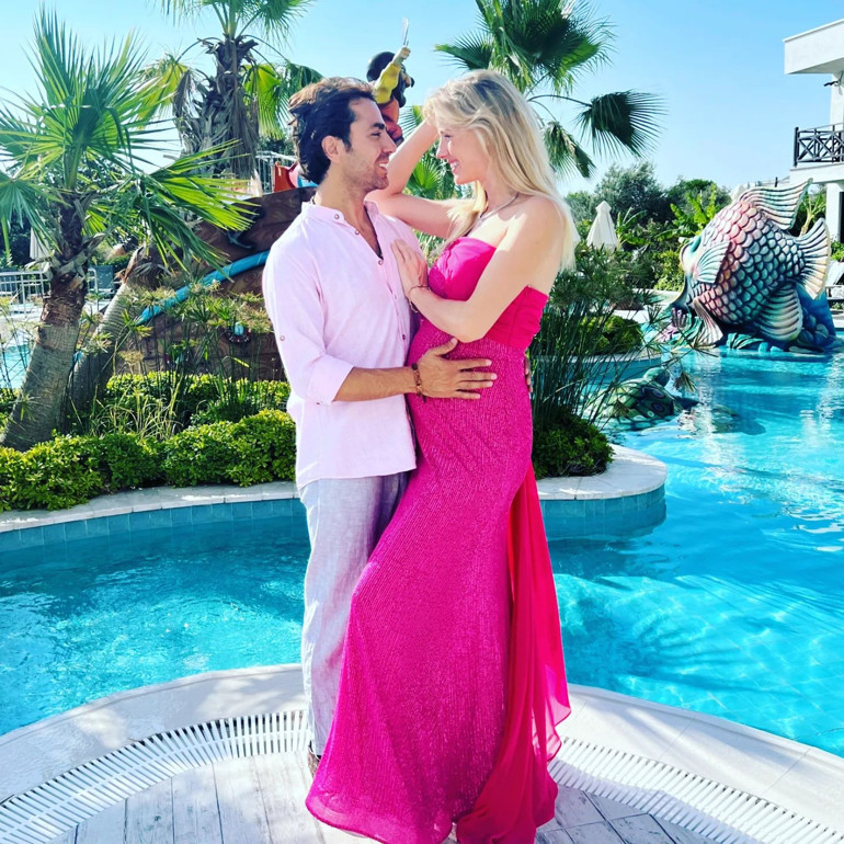 İtalyada evlenmişlerdi...Kaan Yıldırım bebeğinin cinsiyetini paylaştı