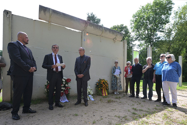 ‘Utanç Duvarı’ kurbanları anıldı