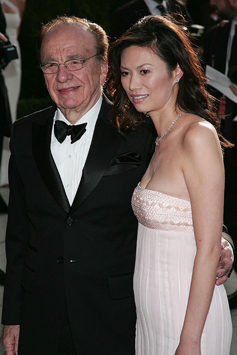 Nişanlısı terk etmişti, 92 yaşında yine aşka düştü:  Yeni sevgilisiyle eski eşi tanıştırdı