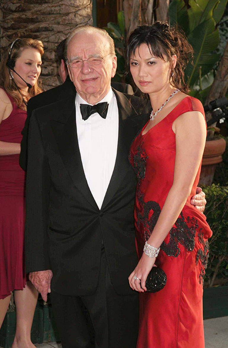 Nişanlısı terk etmişti, 92 yaşında yine aşka düştü:  Yeni sevgilisiyle eski eşi tanıştırdı