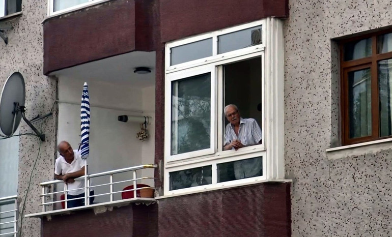 Bir garip olay Dakikalarca bağırdı, işaretler yaptı... Nedeni şaşkına çevirdi