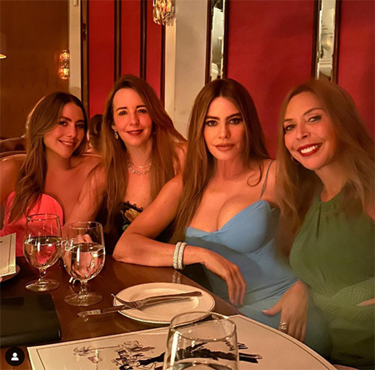Sekiz yıllık evliliği bitmişti: Bekâr hayatına hızlı başladı... Her gece başka  bir yerde