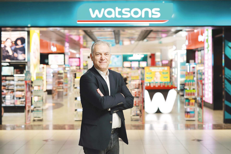 Gecenin 3ünde tıklım tıklım... Beyoğlu’nda mağazalar çift vardiya çalışıyor