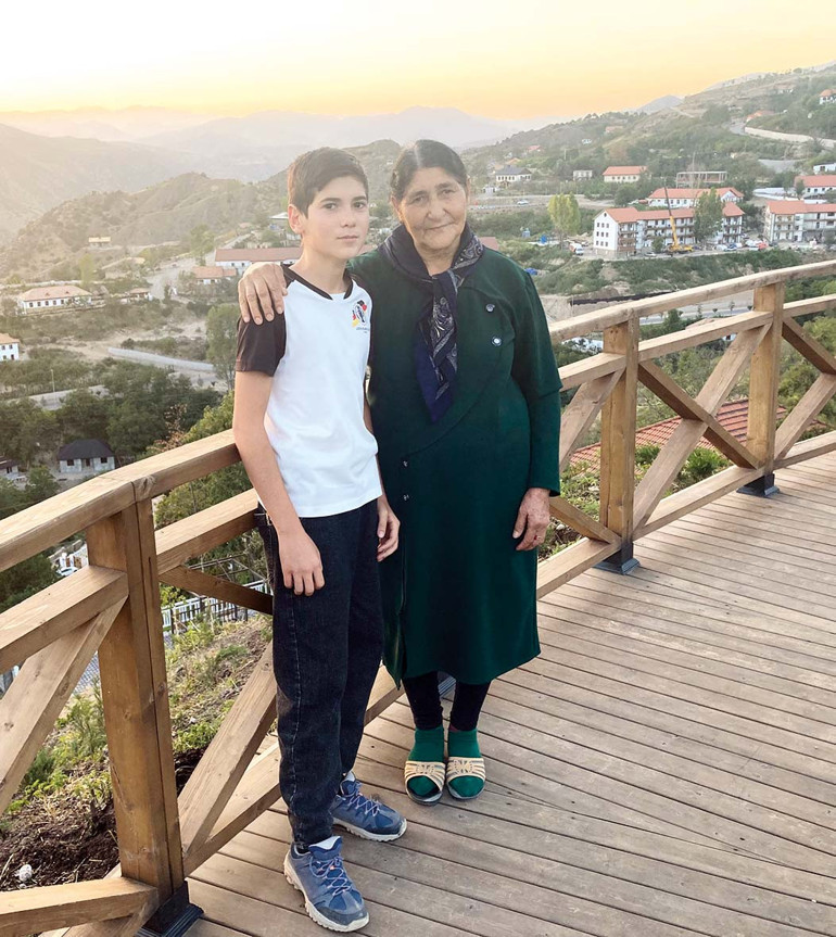 Hürriyet gerilimin tırmandığı Laçin Koridorunda... Kaçakçılığa geçit verilmiyor