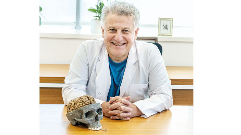 Ünlü cerrah Prof. Dr. Uğur Türe’nin laboratuvarına girdik... Dünyanın beyni ona emanet