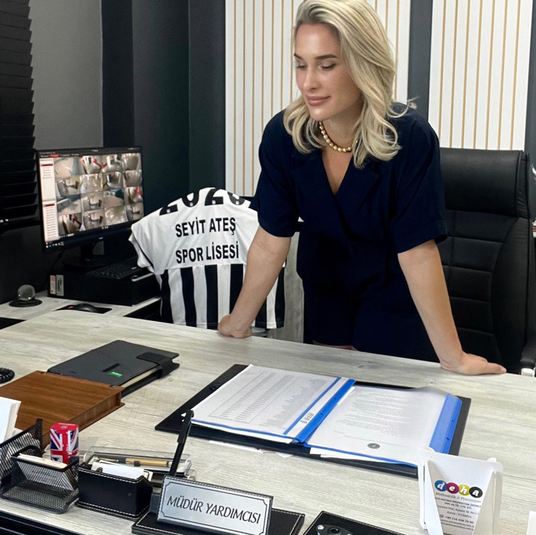 Ünlü oyuncunun ek işi Döner kesip, servis yaptı