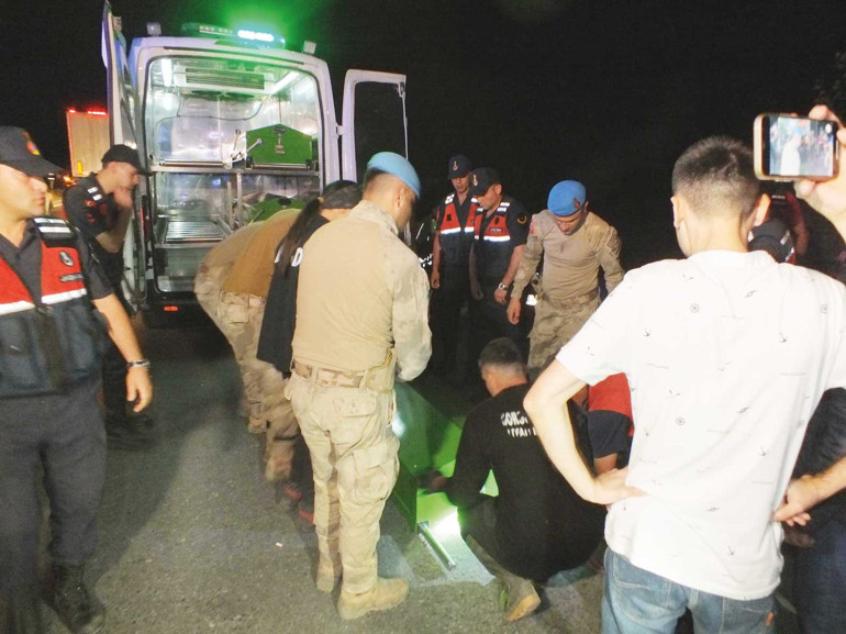 Katliam gibi kaza: 12 ölü, 18 yaralı... Yolcu otobüsü şarampole devrildi