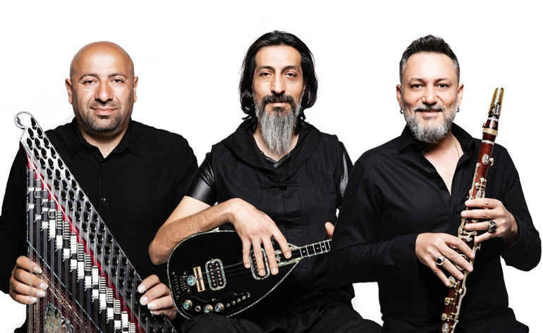 Boğazın ışıkları altında şiir dolu bir gece