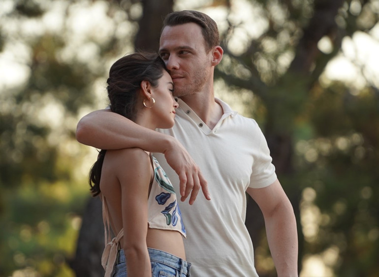 Ya Çok Seversen’in yarın akşamki yeni bölümünden sımsıcak bir tanıtım yayınlandı: Aşk kendi hikayeni seçebilmektir