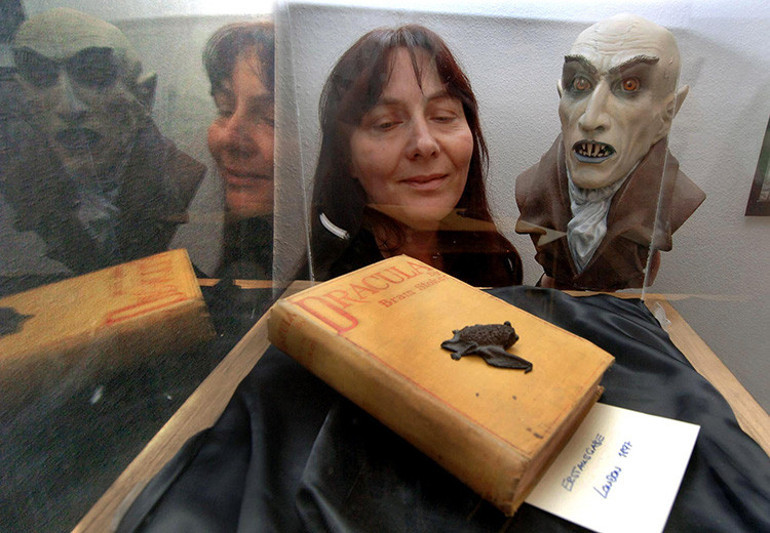 Başrolleri Gary Oldman, Keanu Reeves ve Winona Ryder paylaşmıştı... Ünlü filmin hikâyesi gerçek olaylara dayanıyormuş meğer