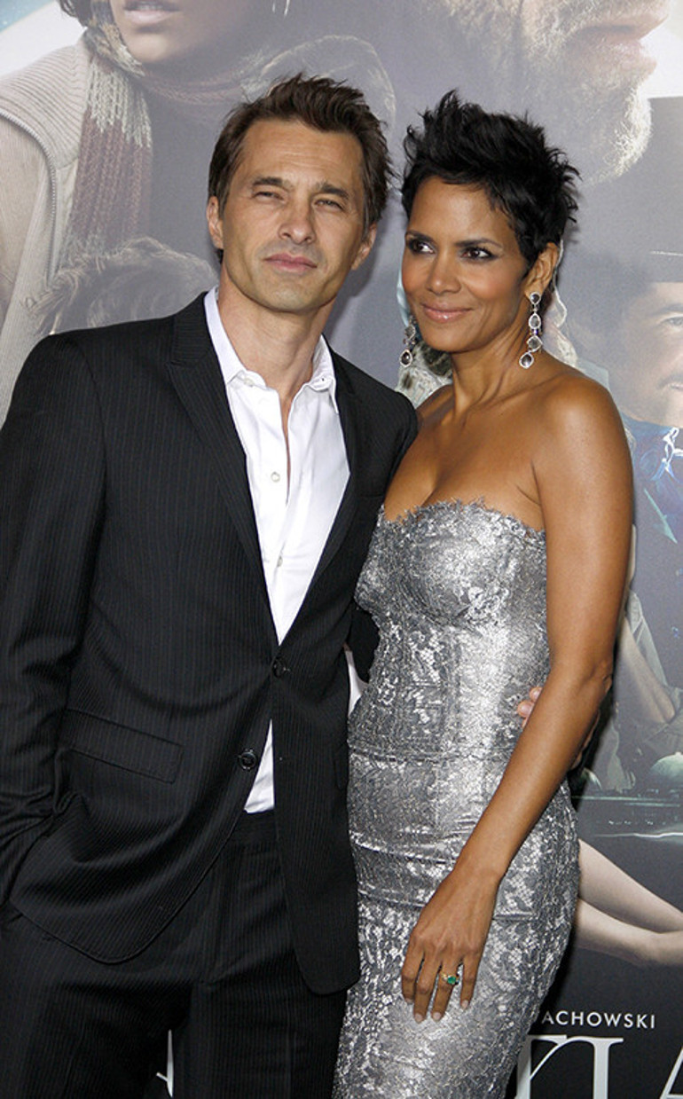 Hollywoodda bu da oldu...Ünlü oyuncu eski kocasına nafaka ödeyecek... Üç yıllık evlilik, sekiz yıllık boşanma davasıyla bitti