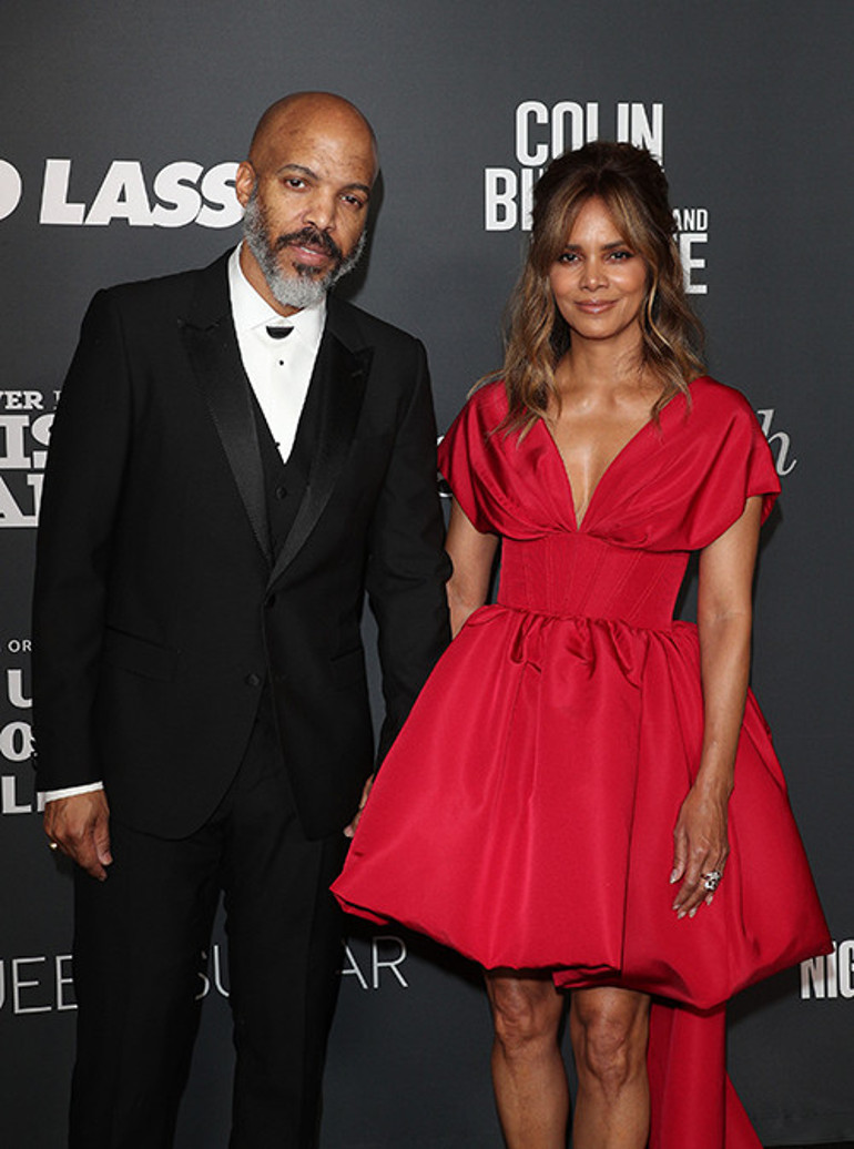 Hollywoodda bu da oldu...Ünlü oyuncu eski kocasına nafaka ödeyecek... Üç yıllık evlilik, sekiz yıllık boşanma davasıyla bitti