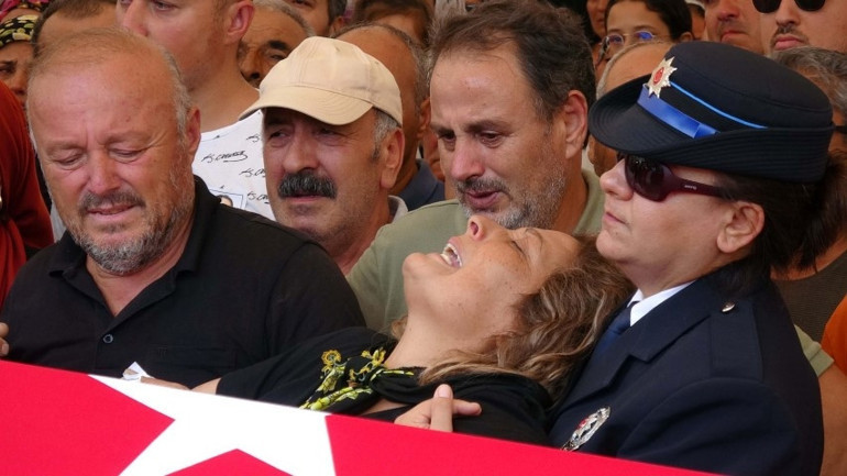 6 aylık polis memuru Melikenin kahreden ölümü Acılı annenin feryadı yürekleri dağladı