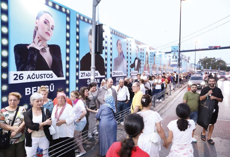 Kuruçeşme’de Diva izdihamı