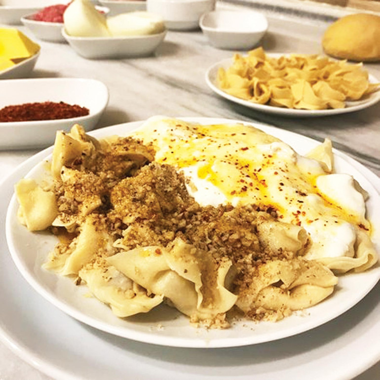 Yoğurdu sarımsaklı mı olsun