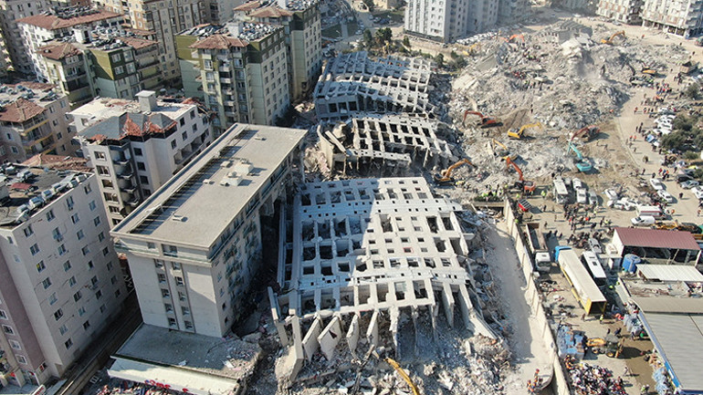 Savaştan kaçıp depreme Rönesans rezidansta yakalandılar... Zakhardan 6 ay sonra acı haber